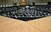 جلسه غیر علنی مجلس درباره وضعیت بازار بورس با حضور دژپسند و همتی