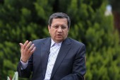 همتی: به دنبال افزایش سود بانکی نیستیم