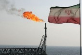 بلومبرگ: درصورت پیروزی بایدن و بازگشت آمریکا به برجام تولید نفت ایران افزایش می‌یابد