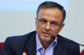 رزم حسینی: روند کاهشی قیمت خودرو‌های داخلی ادامه خواهد یافت