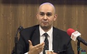 دبیر کل انجمن اقتصاددانان ایران: پای رانت های کلان در قیمت گذاری دستوری در میان است/ لزوم تکیه به بورس کالا برای تحقق توسعه اقتصادی
