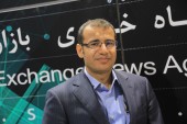 صحرایی: سرمایه‌گذاران کوتاه مدت در بورس از نرخ دلار سیگنال می‌گیرند
